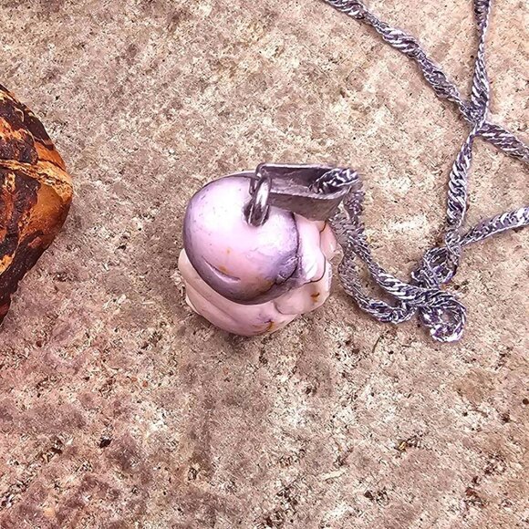 Adorable Nature Alashan Agate Hand Carved Standing Rabbit Pendant Necklace - Picture 2 of 10